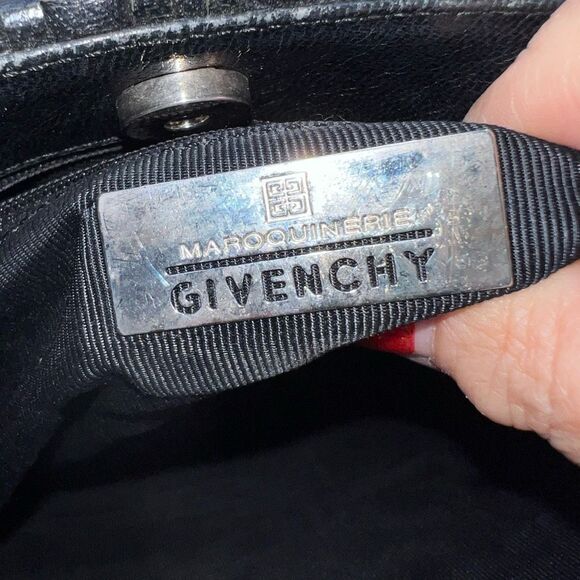 Givenchy Vintage Woven Signature with Acrylic Handles - Picture 13 of 16